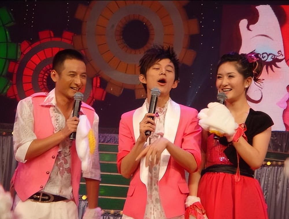 和谢娜相恋六年转身娶了国外记者,嗜酒如命的刘烨如何收获爱情?