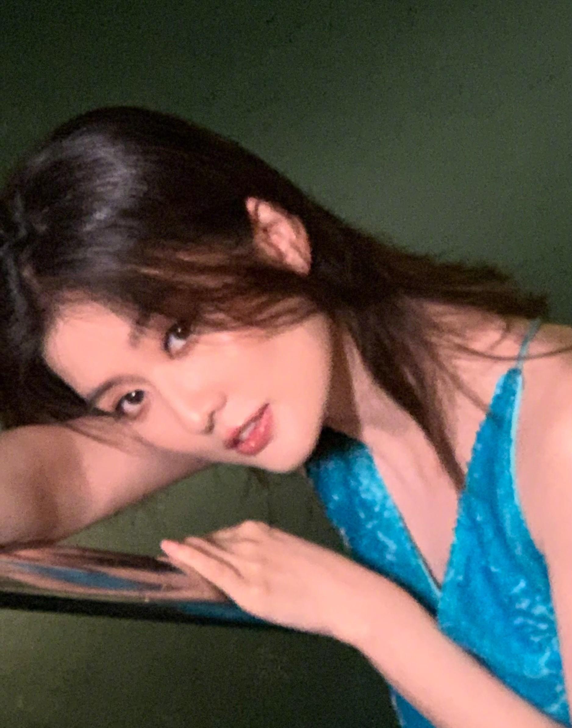 今天我们就来聊聊美丽姐姐乔欣的最新动态和新照片吧!