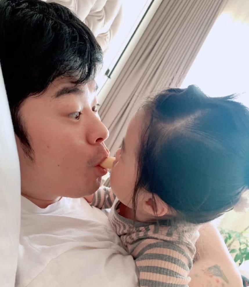 陈赫前妻许婧近况,他与张子萱走出争议,两个女儿,超级小可爱_杨一