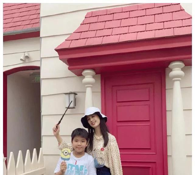 21岁走红,23岁夺人夫,我是两个儿子的幸福妈妈_杨子_周星驰_电影