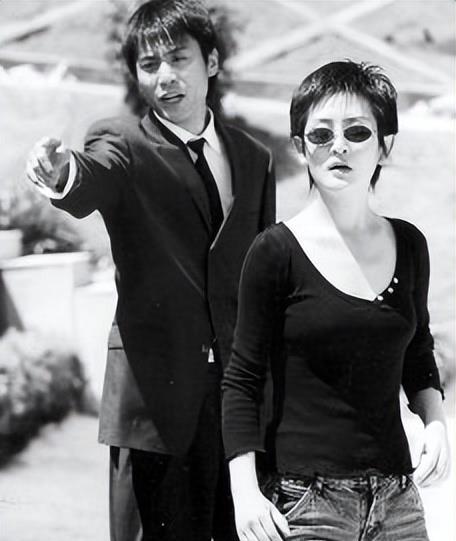 和谢娜相恋六年转身娶了国外记者,嗜酒如命的刘烨如何收获爱情?