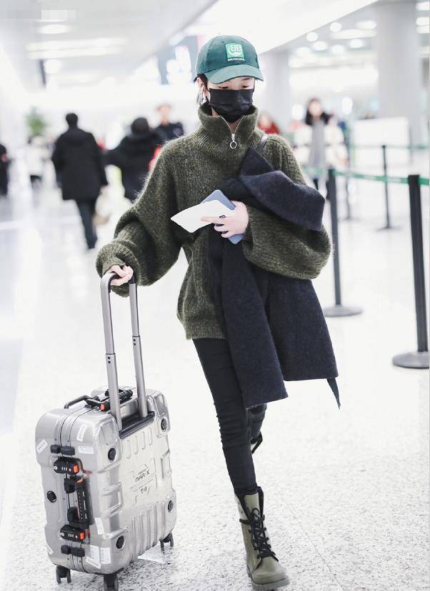 看看李庚希是怎么穿的?显高又显腿长_时尚_休闲_令李庚