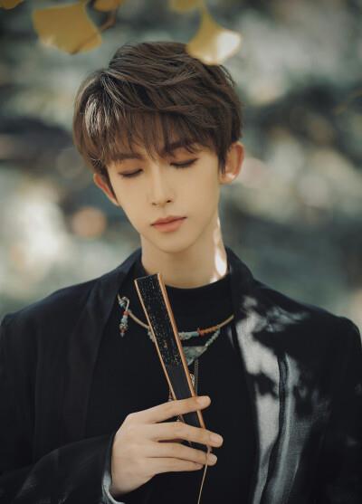 刘宇增高鞋垫逆天,难怪和鞠婧祎是好朋友,讨论鞋垫出来的友谊吗_网友