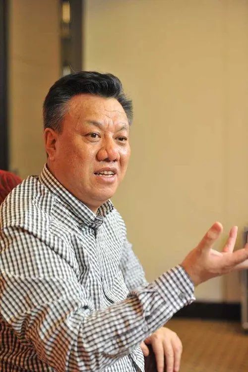 刘斌:4次参加“青歌赛”终获金奖,当红时为何突然销声匿迹_李思理_长春市_李学绶