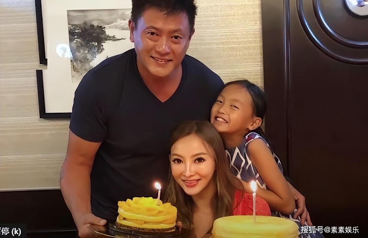 魏骏杰前妻张利华改头换面,跻身进入富豪名流圈_生活_成为了_成功