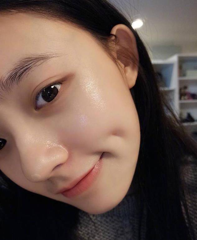 林允的"土味"素颜照,再次证明一个道理:皮肤好怎么也丑不起来_状态