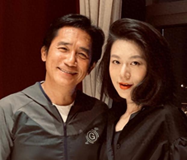 路人亲证出轨,携小三逛街,刘嘉玲用手遮肿脸_网友_程潇_私生子