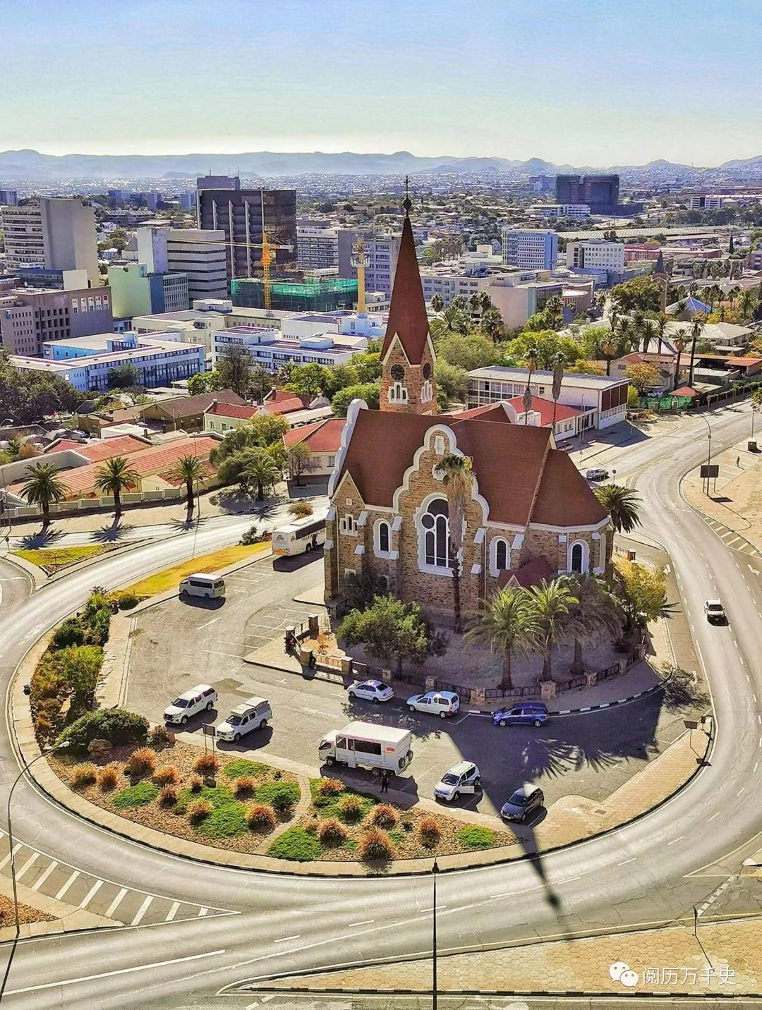 namibia),原称西南非洲,它临近安哥拉,赞比亚,东,南毗博茨瓦纳和南非