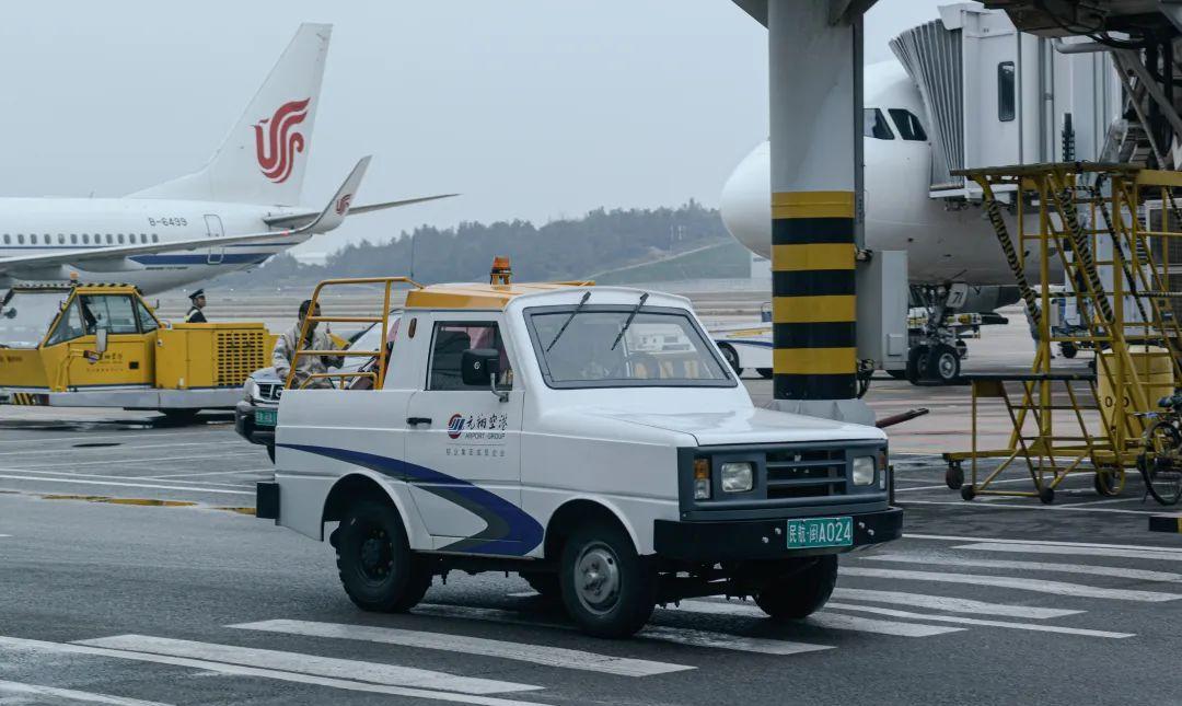 福州长乐机场地勤车辆随拍_航空_康巴斯来_配置