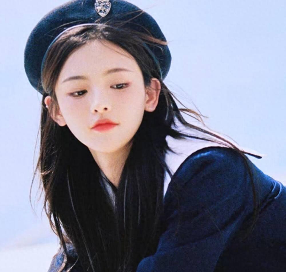 鞠婧祎和杨超越,两位女爱豆出身的演员,表演风格和个性截然不同_方面