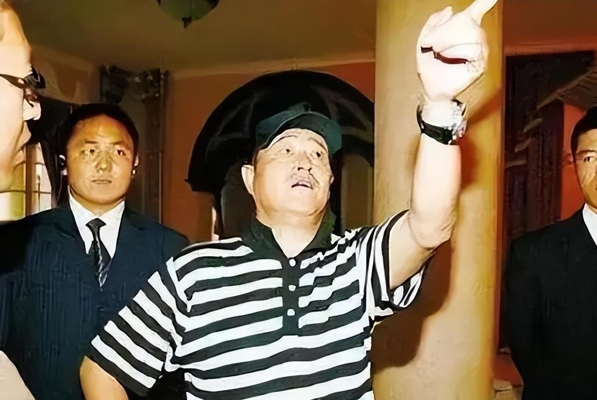 65岁赵本山被爆生活混乱?