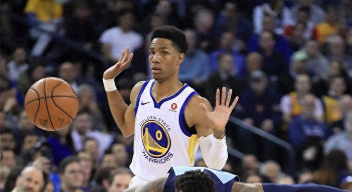 重返勇士被拒绝,nba三冠王无球可打,该退役了_帕特里克·麦考_赛季