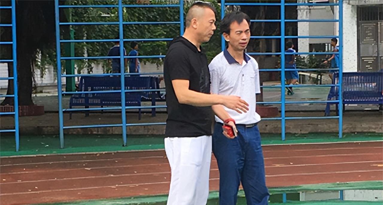 刘国正女子芦璐:国乒第一女子,嫁大9岁的男子生2娃,今转型教练_乒乓球