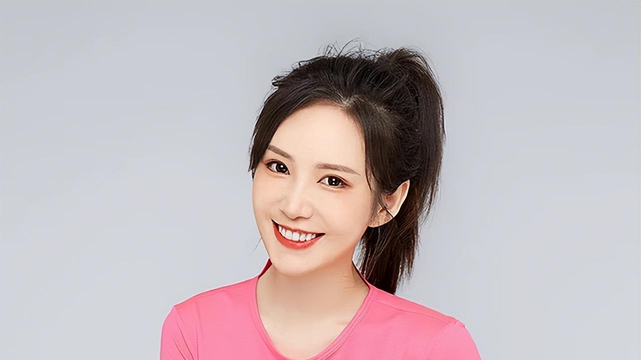 刘国正女子芦璐:国乒第一女子,嫁大9岁的男子生2娃,今转型教练_乒乓球