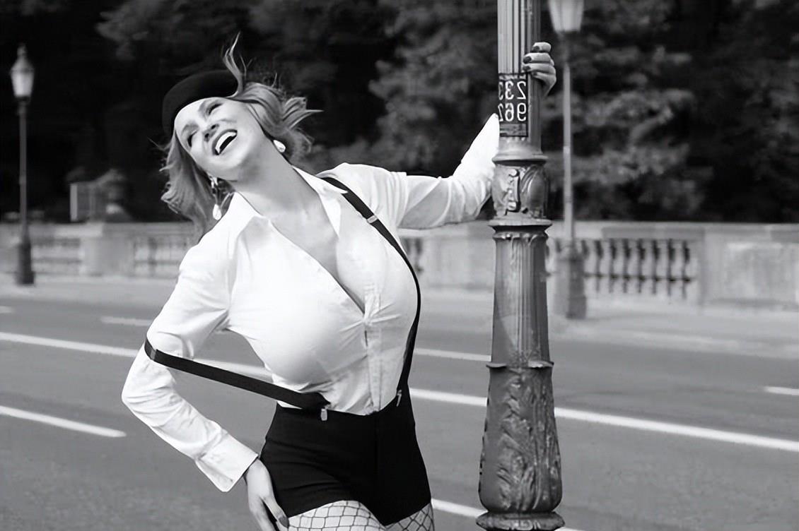 乔丹·卡佛如何保持完美身材?揭秘她的饮食和运动秘密