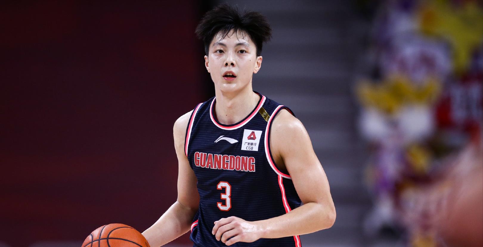 男篮收入排行榜,胡明轩150万,王哲林第5,周琦第2,崔永熙最低_年薪