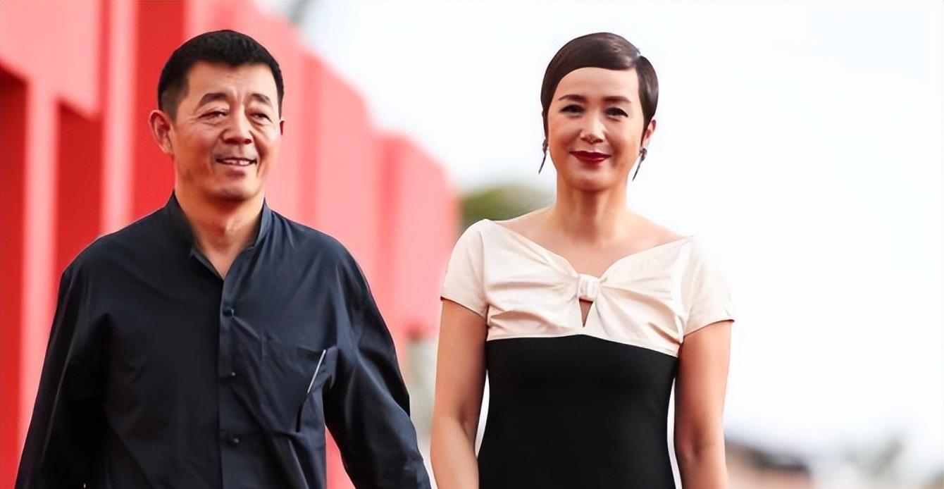 顾长卫与蒋雯丽合作期间,发现她很有才华,很有魅力,对她的印象从此