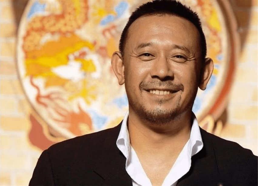 姜文:刘晓庆陪她8年,为何转身娶了小15岁的周韵?_陈国军_电影_经历