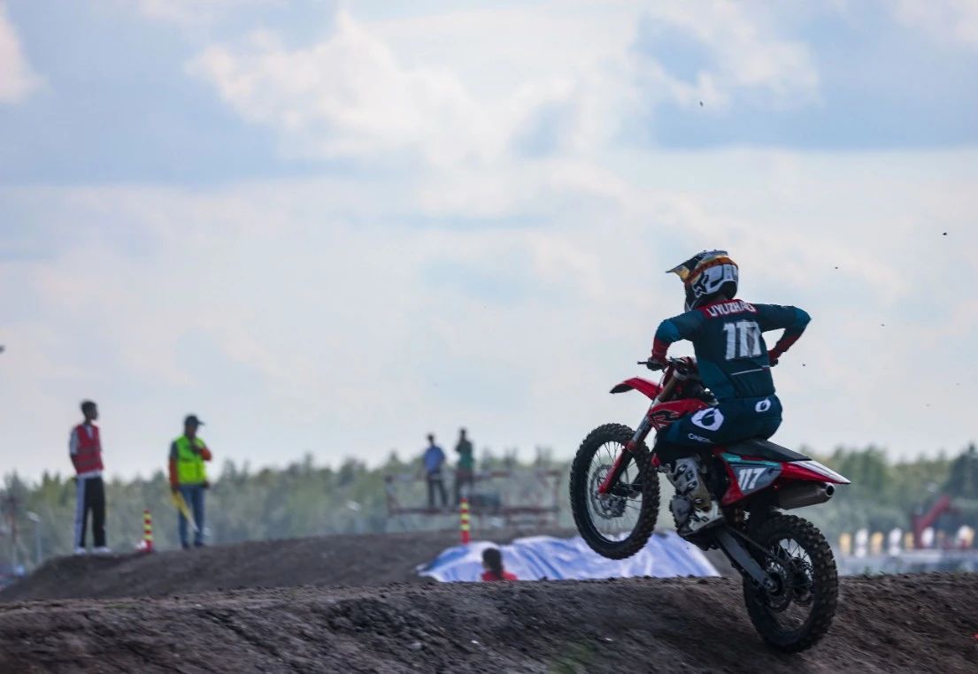 精彩飞驰 中国摩托车越野锦标赛大庆站首燃烽火_赛车_比赛_亚军