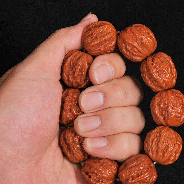 文玩小核桃更容易盘成老核桃_密度_皮质_玩家