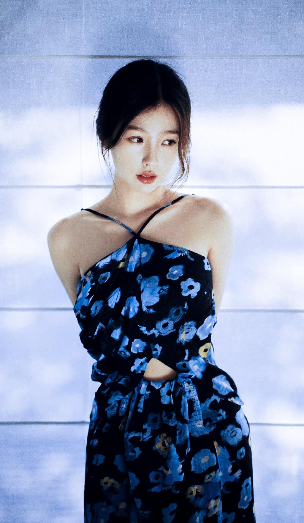 虞书欣魅力绽放,美背美肩引爆夏日热潮!_照片_身材_运动