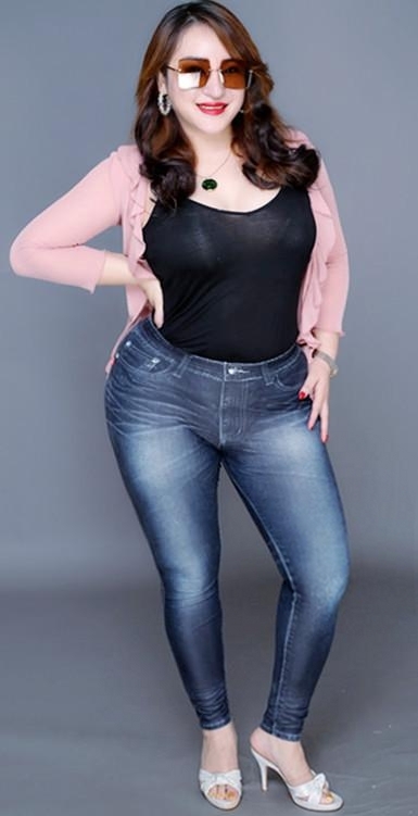 31岁梁丽莎俨然一副贵妇旺夫相,北京出席活动衣服难掩盖欧式身段_气质