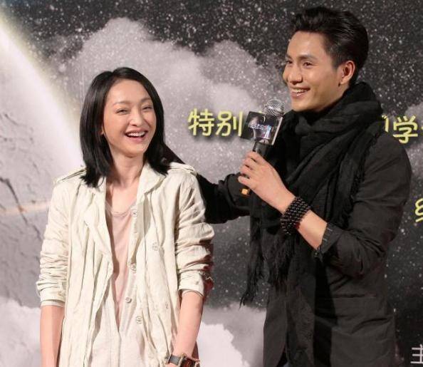 陈坤晒出与周迅合照,周迅旗袍装扮很亮眼,这样的友情真好_表演_时候