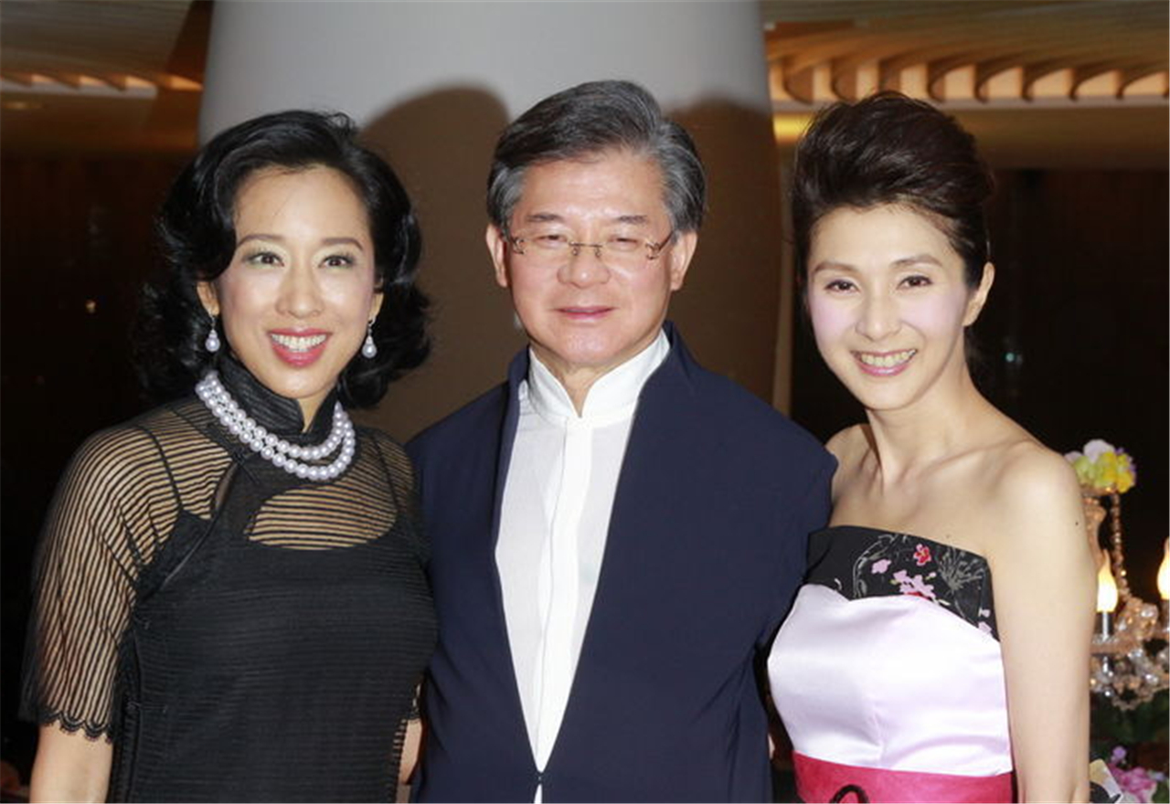 郭晶晶的婆婆,甩了豪门前夫,50岁再嫁富豪,朱玲玲凭啥?