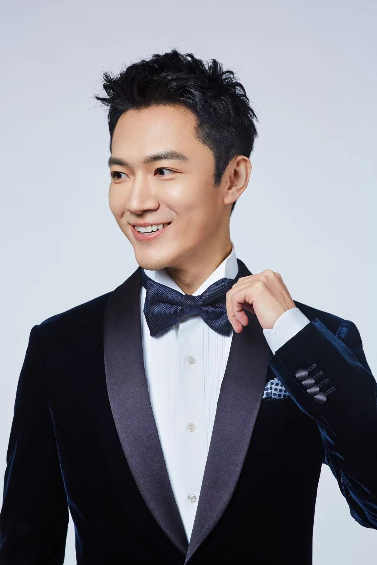 张韬:从四川资阳小城中走出的央视著名主持人,婚恋成父母的心病_舞台