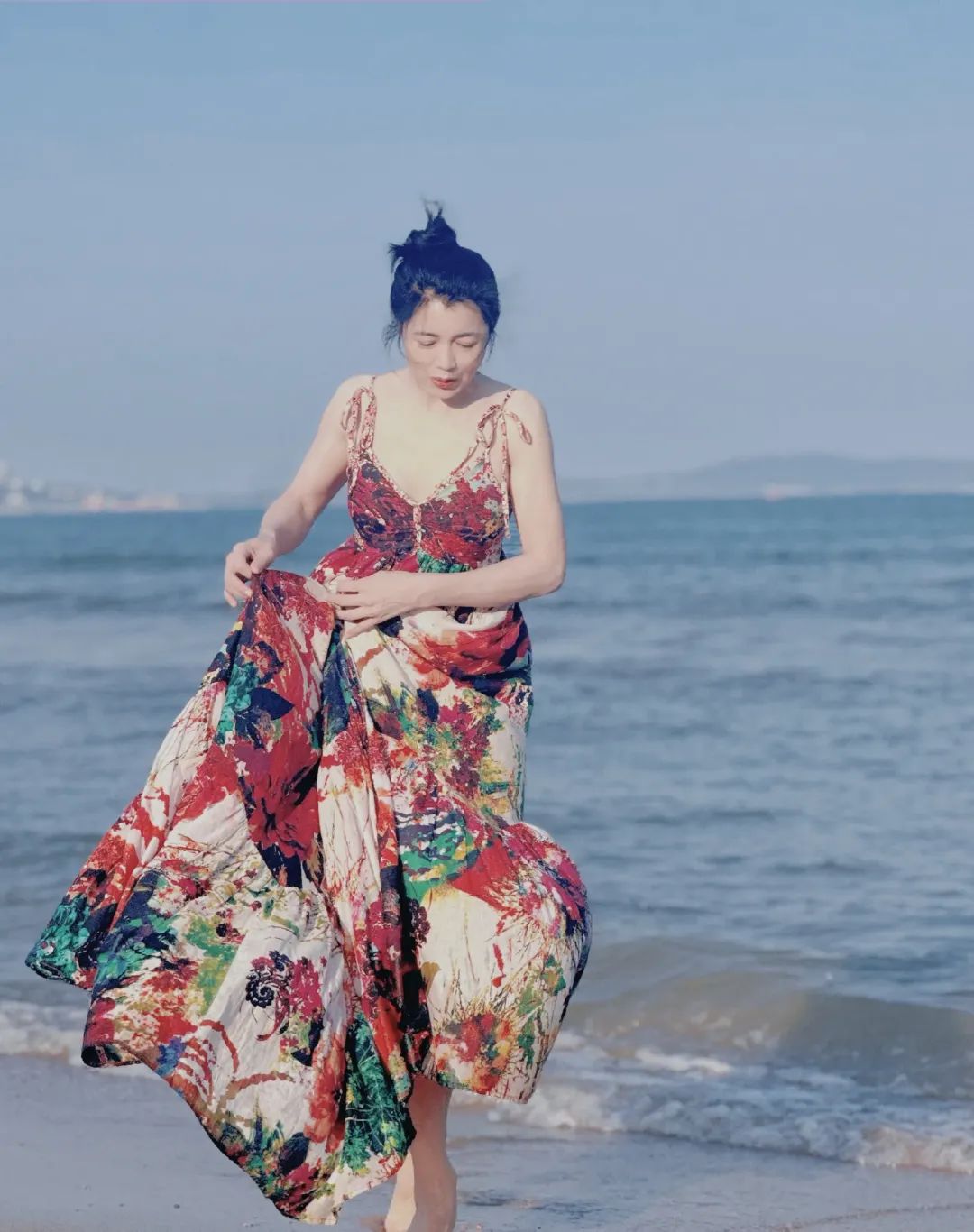 王艺禅:因《人世间》出圈,撞脸袁咏仪,曾遭耍大牌,用40岁未婚换来戏痴