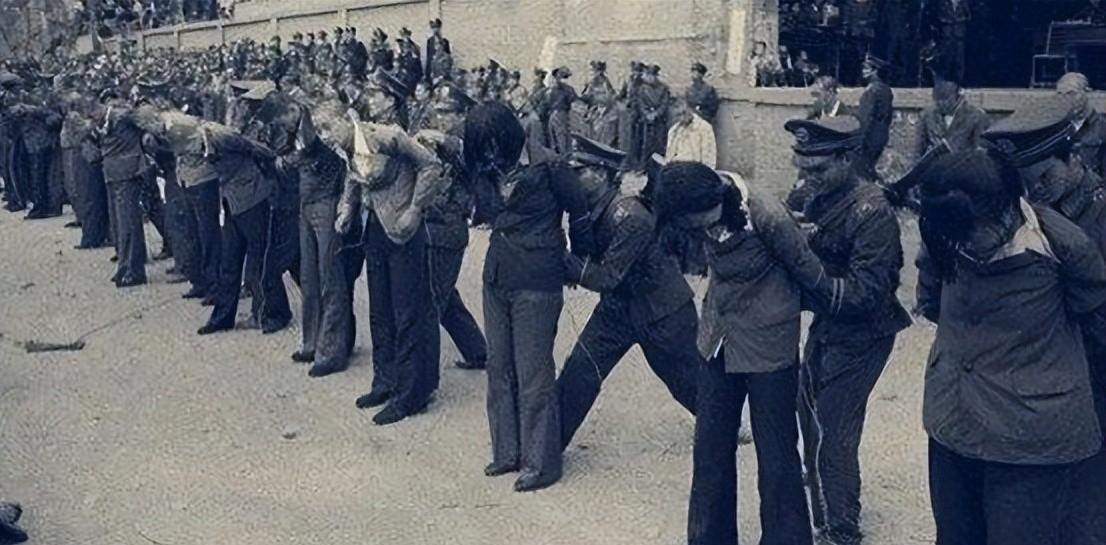 1983年严打期间枪决过程,从审判到执行死刑,最快仅需半个小时_进行