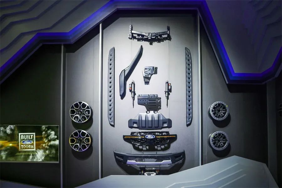 脱掉溢价长衫，福特纵横携三员猛将正式宣战