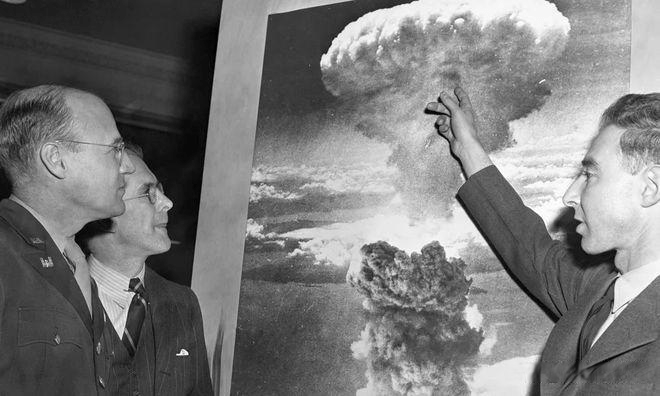 让中国影迷疯狂,诺兰出品必属精品,奥本海默来袭_实验_原子弹_爆炸