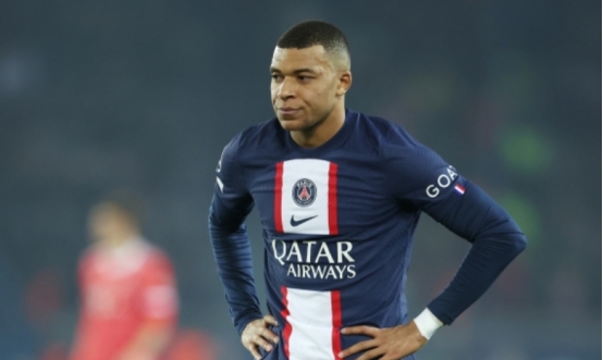 某国国家队队长姆巴佩,巴黎圣日耳曼队长投票被替补后卫推倒_圣日尔曼