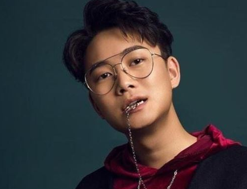 华晨宇怼李袁杰不知音调,那李袁杰的《离人愁》是否存在抄袭?