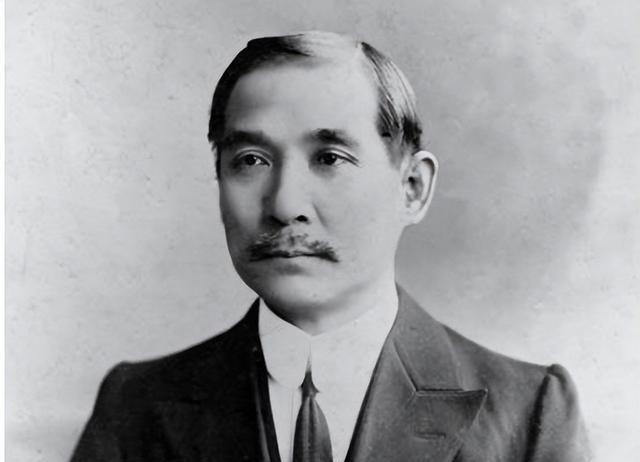 1922年42岁的谭延闿投奔孙中山,加入中国国民党.