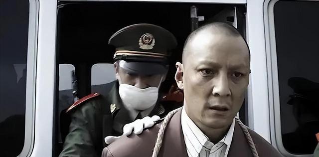 "山西贼王"王彦青:20岁带着11人越狱,逃亡2年先后杀害16人_车间_警方