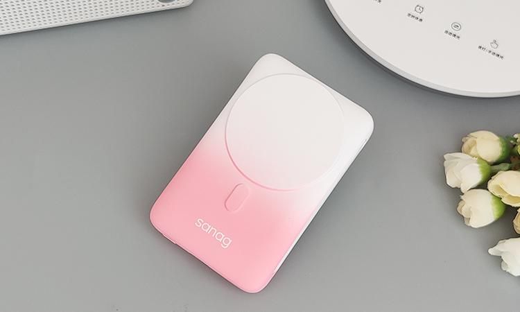轻装上阵,完美解决带数据线的麻烦:sanag塞那K60无线磁吸充电宝