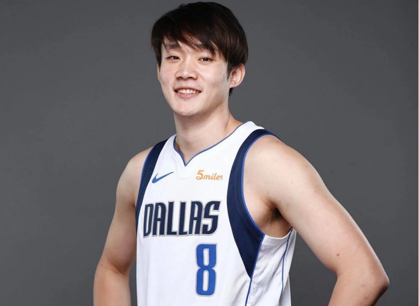 cba消息:赵睿道歉指出男篮问题,周鹏拒绝广东,丁彦雨航加盟同曦_比赛