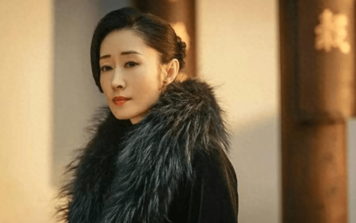 刘敏涛,37岁分手后爆红,带女儿活出自我,前夫眼中钱比女儿新的_考试