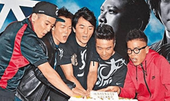 "乌鸦哥"分享聚餐视频,陈小春竟意外出镜,这次不会掀桌子了吧_张耀扬