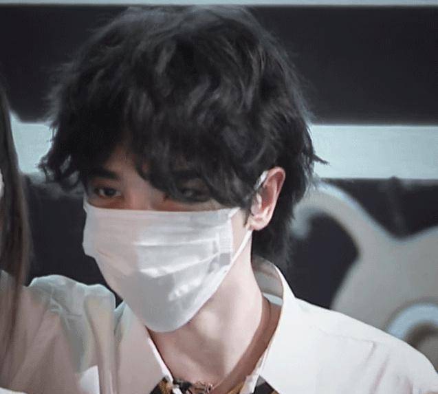 华晨宇等得太久了,加油!_花花_公司_歌迷