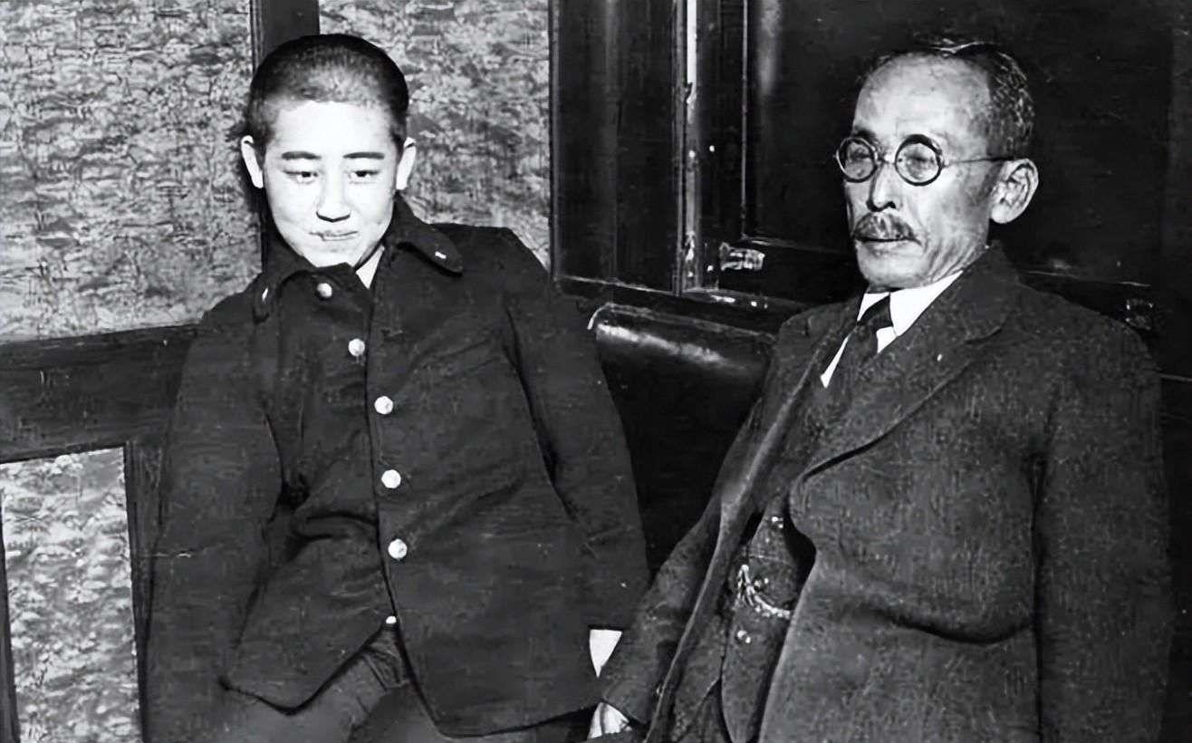 对于川岛芳子的多次来信,川岛浪速一开始完全置之不理,直到后面烦到不