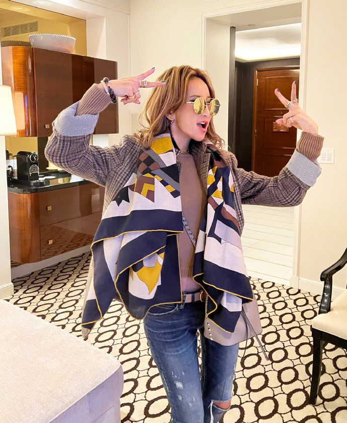 李玟37秒哭泣录音曝光,腿伤剧痛难以入睡,哭着向好友求助_利菁_声音