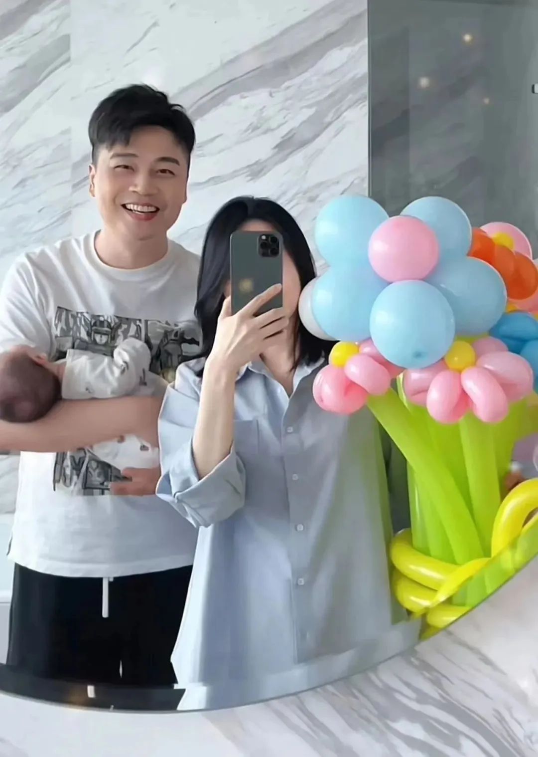 老婆刚出月子苗条貌美,儿子圆脸似爸爸_妈妈_妻子_身体