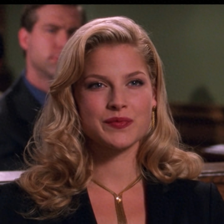 《律政俏佳人》系列完美展现了真人电影中的类芭比形象构建_时尚_女性