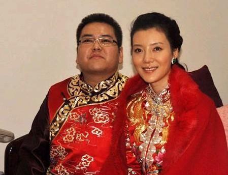 花5000万娶明星车晓,10年败光125亿的山西首富,如今去哪了?