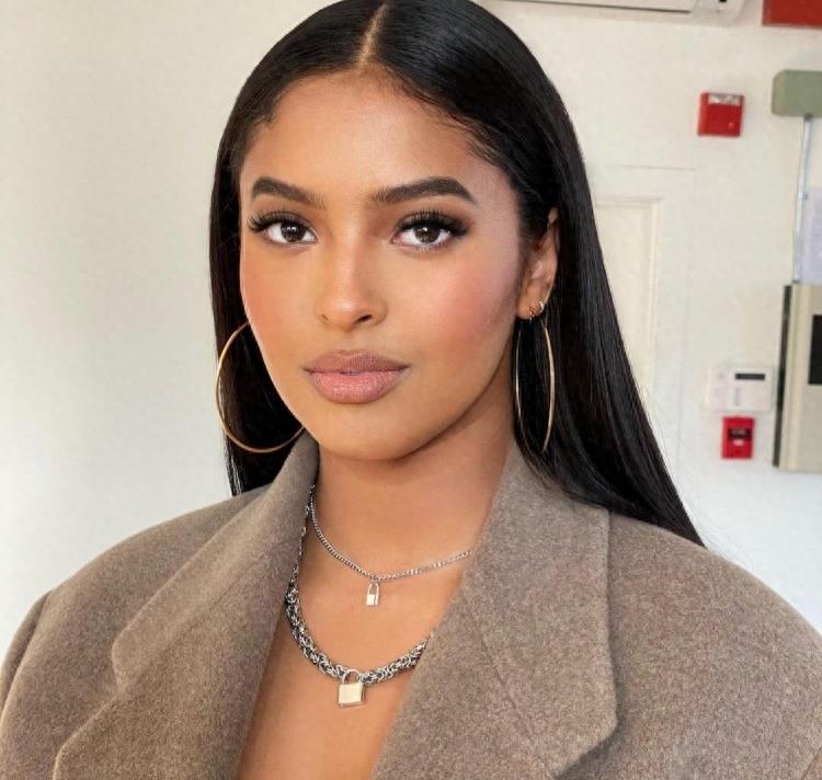 41岁瓦妮莎减重成功!再次穿上湖人球衣太美了,佩林卡陪伴左右!