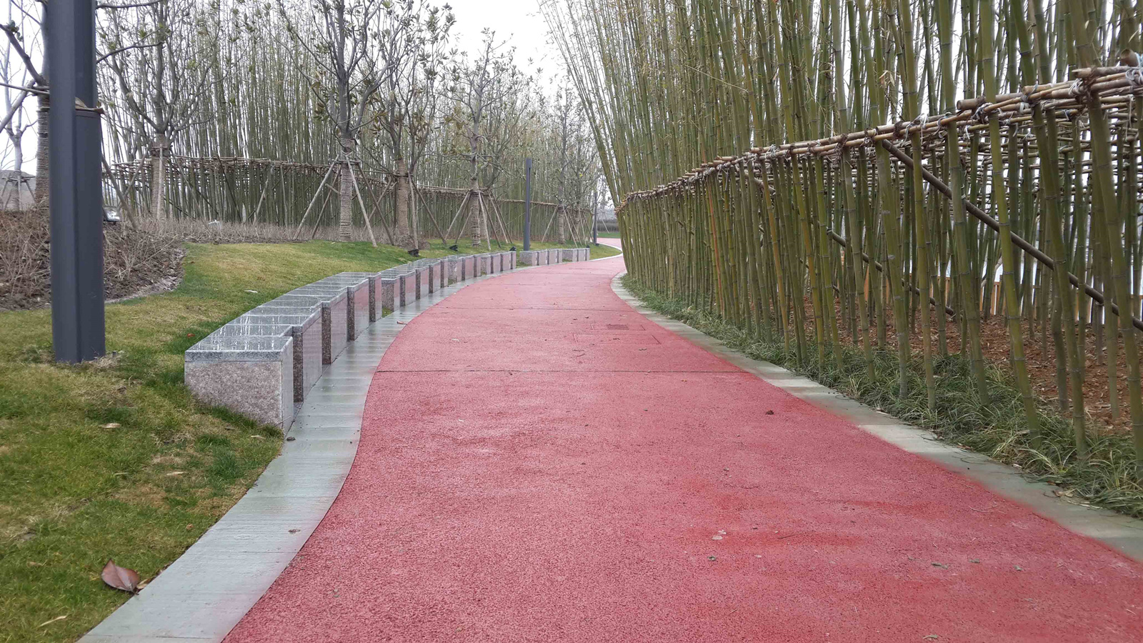 彩色透水砼一般做多厚?5cm彩色透水砼价格_厚度_要求_需求