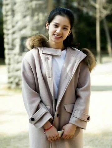 「旧照没差别」陆剧女星7:田曦薇被封为「初恋感女神」的田曦薇,也是